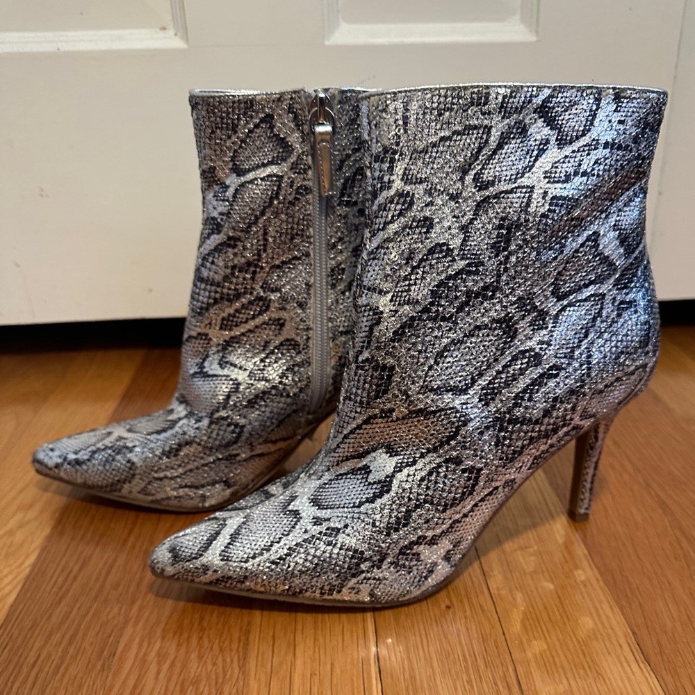 Stylish Sequin Snake Print Ankle Boots